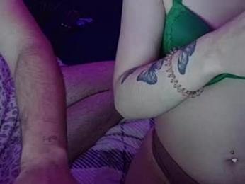 babygurl2033 webcam model stream image