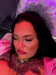 _MelinaCurves_ webcam model stream image