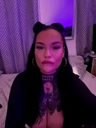 _MelinaCurves_ webcam model stream image