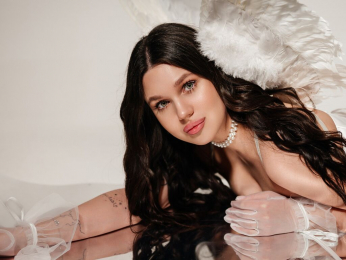 RihannaRiley webcam model stream image