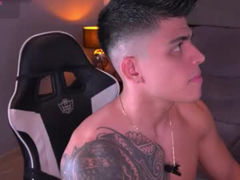 tyler_muscle webcam model stream image