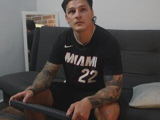 Dominick Walker webcam model stream image