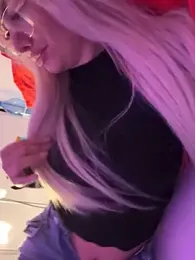 mollyxxx webcam model stream image