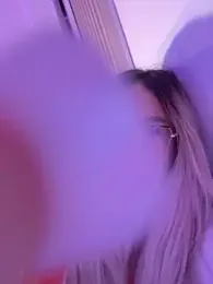 mollyxxx webcam model stream image