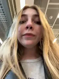 Sunny___Bunny webcam model stream image