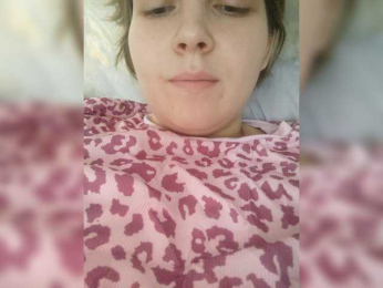 FoxyLoVe25 webcam bongacams model stream image