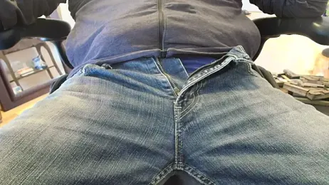 massive_cum webcam model stream image