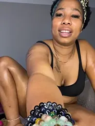 CurvyDesire1 webcam stripchat model stream image