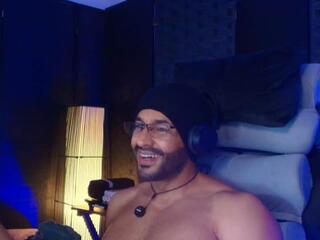 Ralf E webcam model stream image