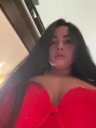 CrazzyChicks webcam model stream image