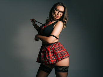 GinaBear webcam model stream image