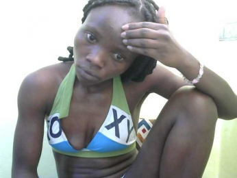 Prettyebony2 webcam model stream image