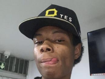 AndyTrue webcam model stream image