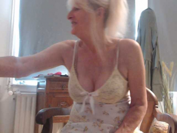 MissLuluDivine webcam model stream image