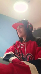 skinnywhitebull webcam model stream image