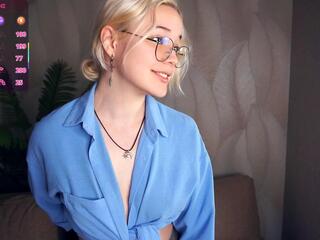 Ashleigh Connington webcam model stream image