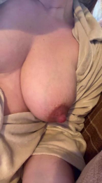 queenbee77 webcam model stream image