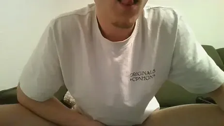 Tom136jr webcam model stream image