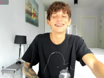 aiko_miracle webcam model stream image