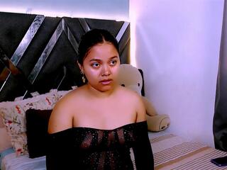 Sophia Lowell webcam model stream image