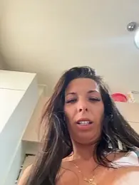 Almmaxxxx webcam model stream image