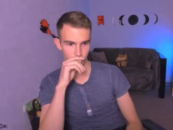 astren_villo webcam model stream image