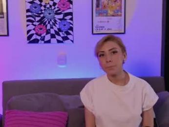 violettgrey_ webcam model stream image