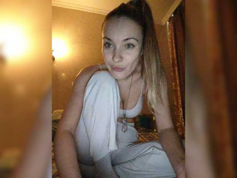 Lola3000 webcam model stream image