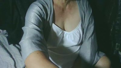 SqrtiRhy webcam model stream image