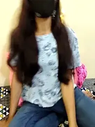 indian_yourshreya69 webcam model stream image