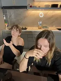 Nura_n_Sarah webcam model stream image