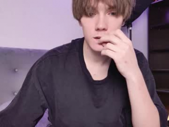 callmenineoneseven webcam model stream image