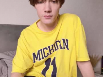 callmenineoneseven webcam model stream image