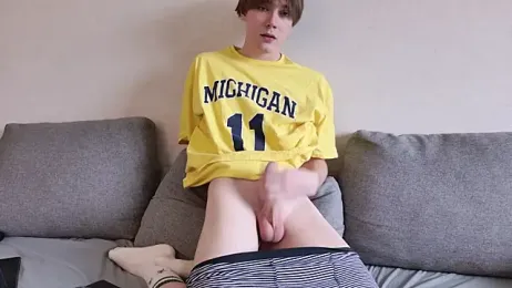 callmenineoneseven webcam model stream image