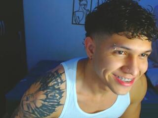 Junior Wayne webcam model stream image