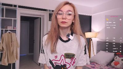 MaryannBinette webcam model stream image