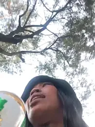 --Kenia webcam model stream image