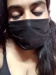 umairahaasan_1 webcam model stream image