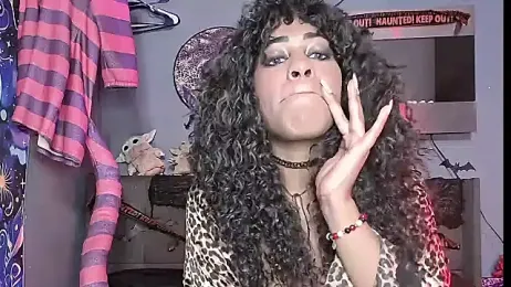 AmazonianMistress webcam model stream image