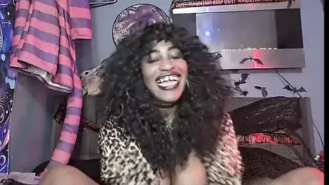 AmazonianMistress webcam model stream image