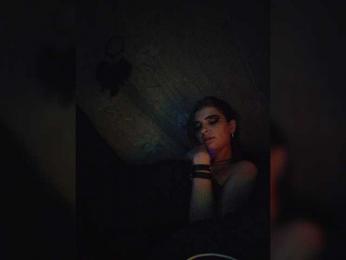 UntouchableSquirtWitch webcam model stream image