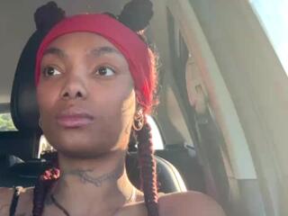 Simone Money webcam model stream image