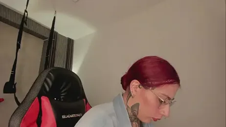 selene_red_ webcam model stream image