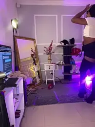 IsabellaDarrell_ts webcam model stream image