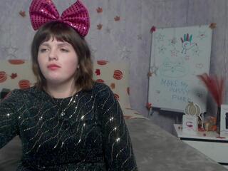 Stacey L webcam model stream image