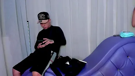 Yourslust_ webcam model stream image