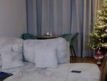 Coverme webcam bongacams model stream image