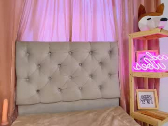 anikaromanoff webcam model stream image