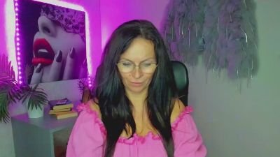 Helen_Wild webcam model stream image