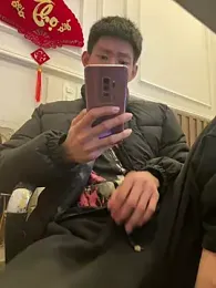 linh21107 webcam model stream image